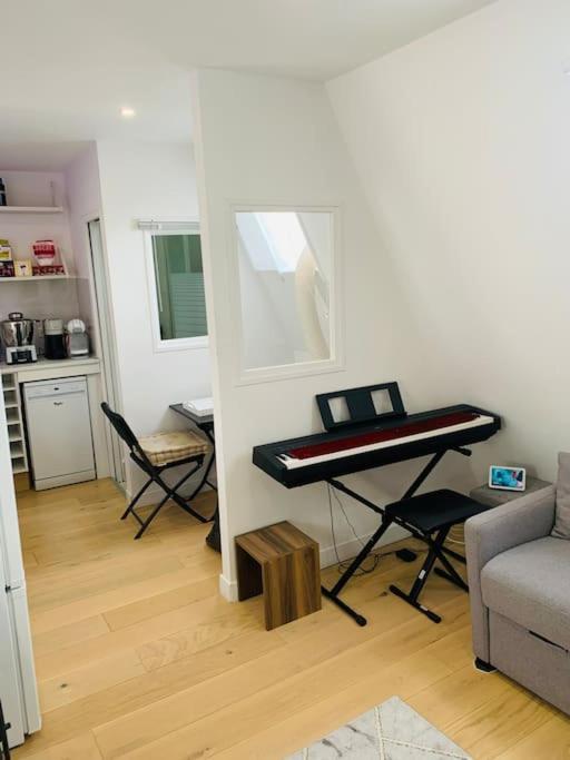 Studio Cosy Au Coeur De Paris Luaran gambar